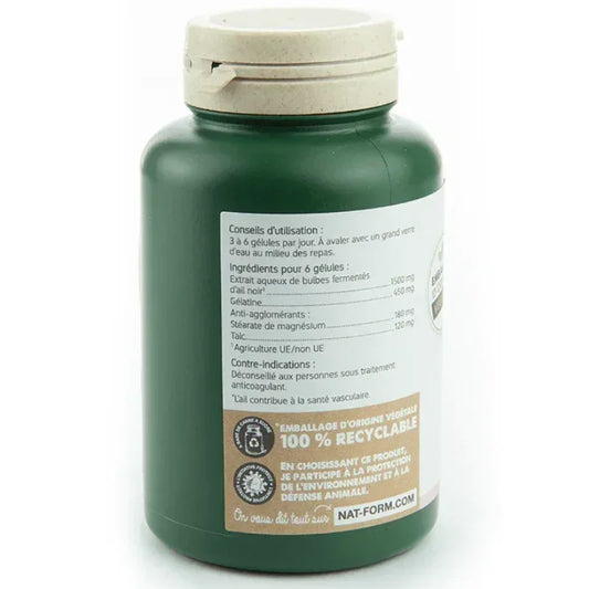 Flacon vert de gélules Nat-Form ail noir fermenté, complément alimentaire Alazina, étiquette visible